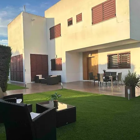 Villa Modern 5-bedroom With Pool